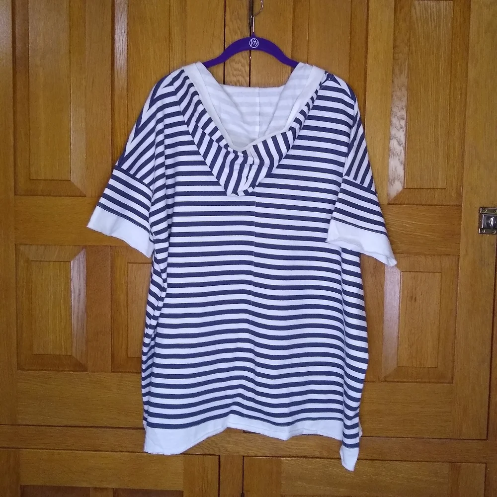 Easel navy & ivory striped oversize short sleeve hoodie - Picture 9 of 14